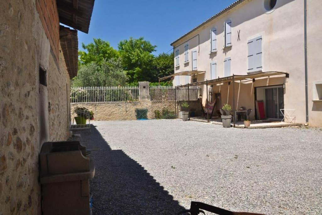 Le Gite Du Jas Vieux Montfort  المظهر الخارجي الصورة